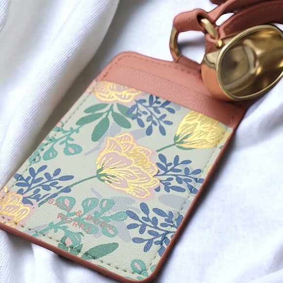 Bath and Body Works Wearable Card Case w/ Pocketbac Sanitizer Holder Gol… - Picture 4 of 5